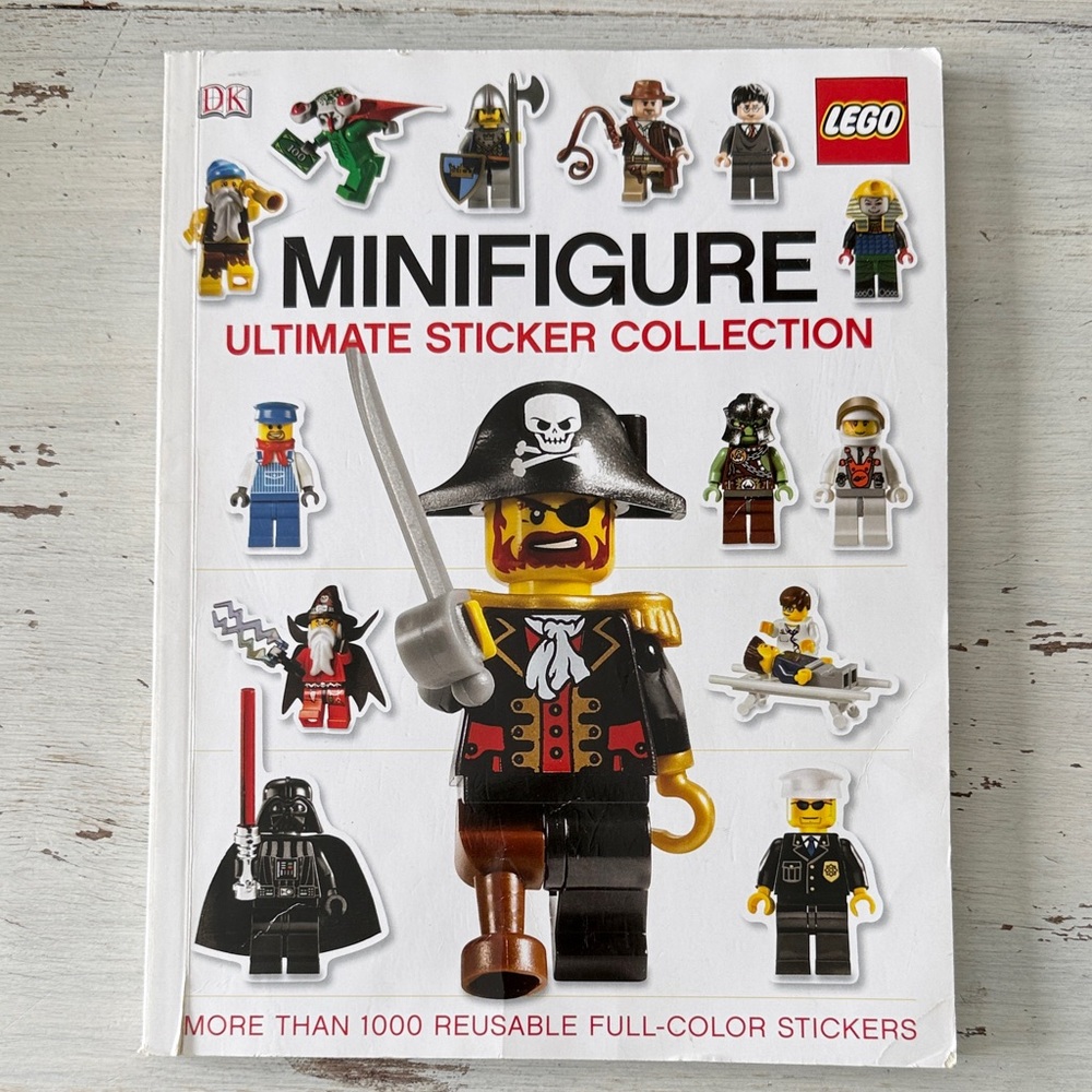 Lego MiniFigure Ultimate Sticker Collection Book - 2010 - Picture 16 of 16